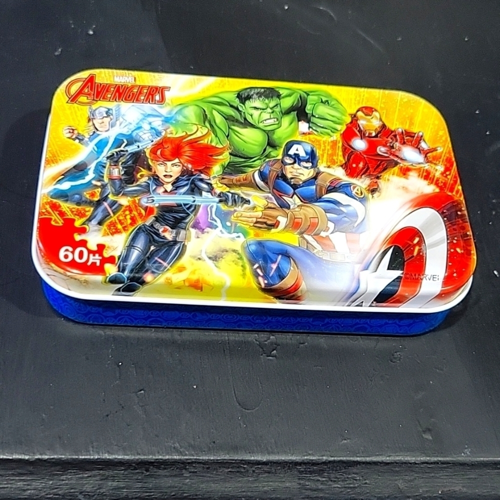 Marvel avengers  metal tin